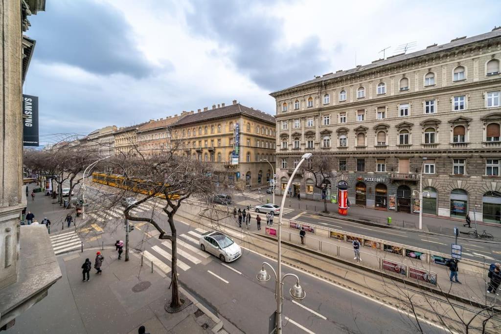 Appartement Andrassy Grandeur With Indoor Parking à Budapest Extérieur photo