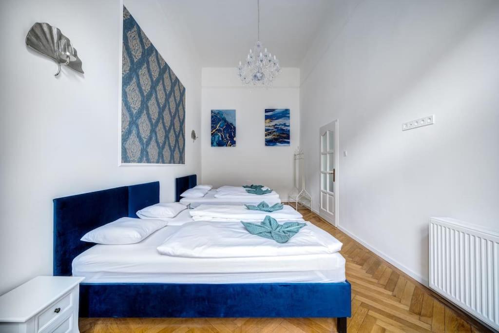 Appartement Andrassy Grandeur With Indoor Parking à Budapest Extérieur photo