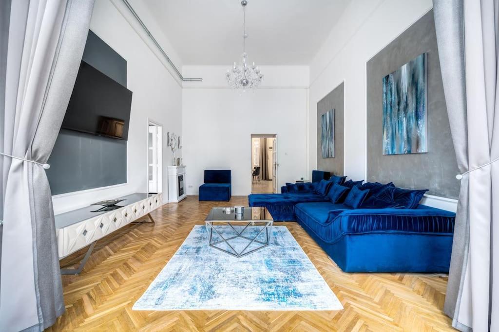 Appartement Andrassy Grandeur With Indoor Parking à Budapest Extérieur photo