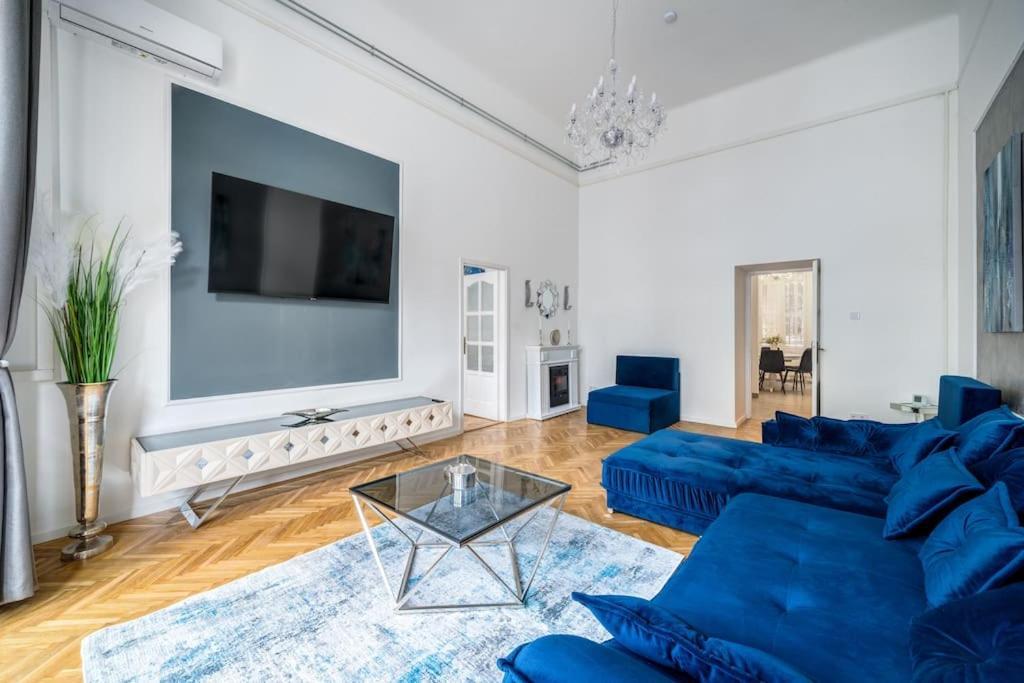 Appartement Andrassy Grandeur With Indoor Parking à Budapest Extérieur photo