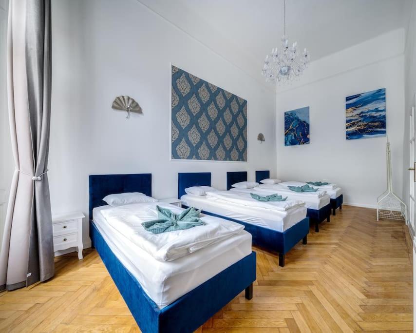 Appartement Andrassy Grandeur With Indoor Parking à Budapest Extérieur photo