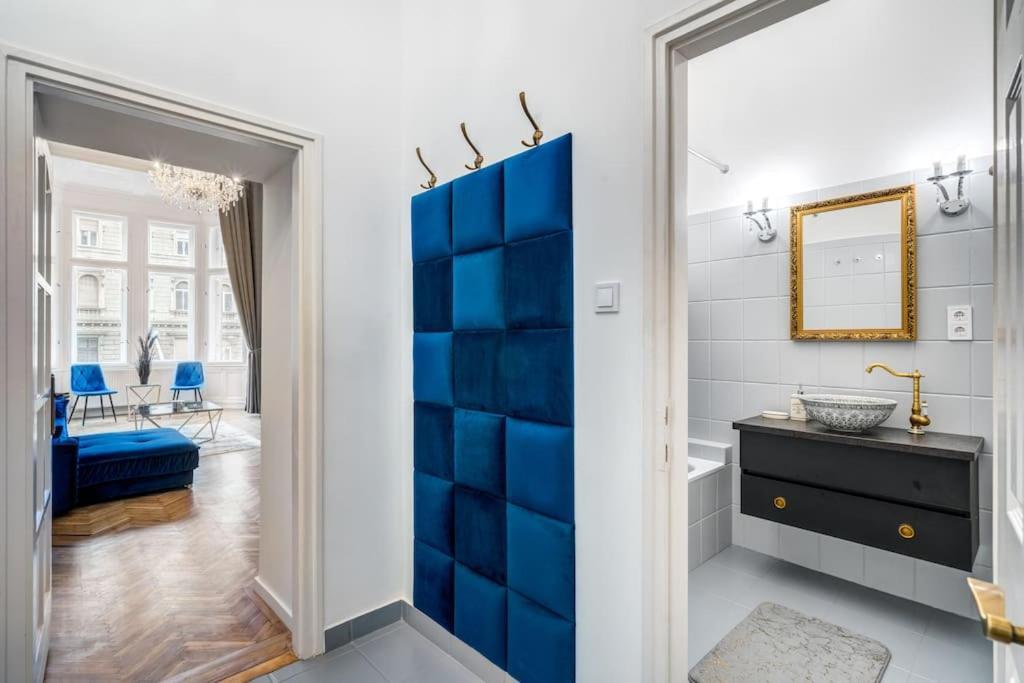 Appartement Andrassy Grandeur With Indoor Parking à Budapest Extérieur photo